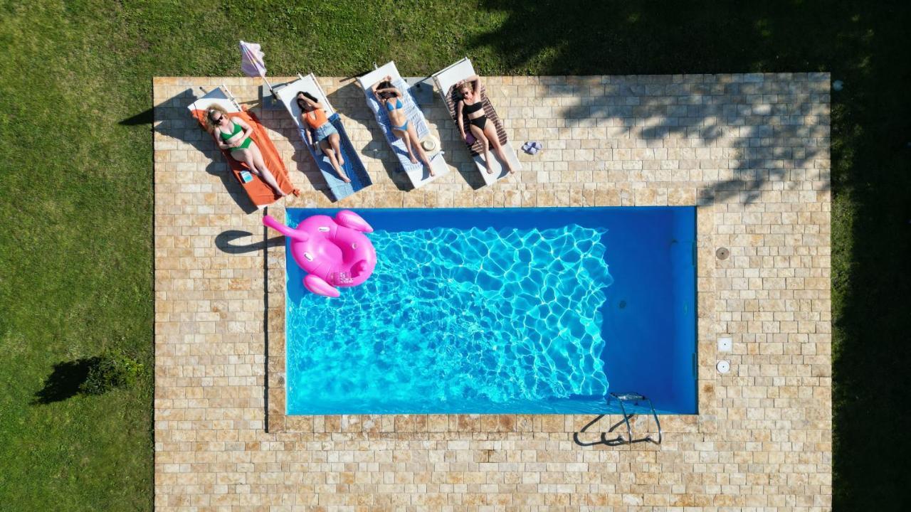 Antonci  Villa Antonci-18, Pool, 3 Houses, Jacuzzi, Private Territory מראה חיצוני תמונה