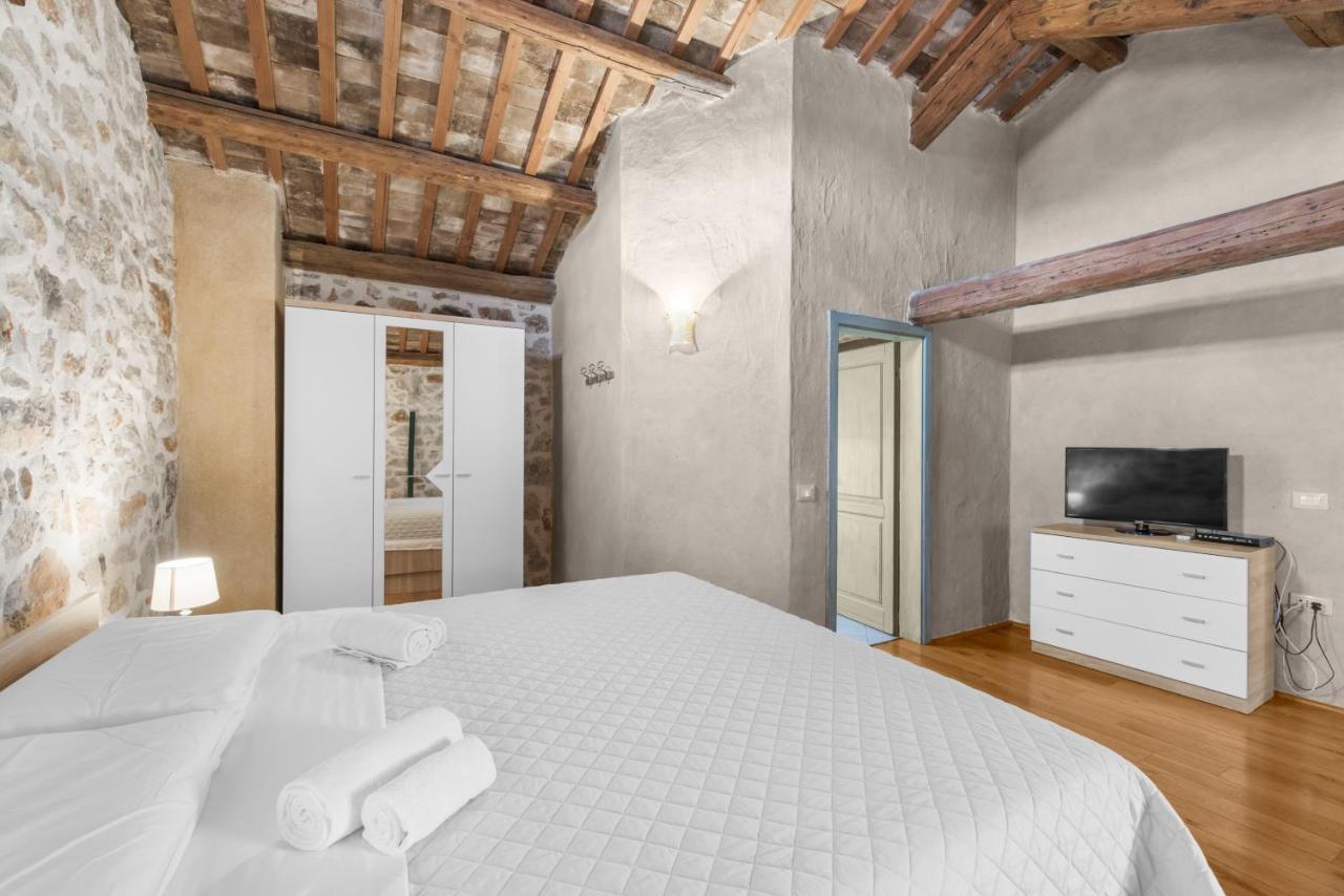 Antonci  Villa Antonci-18, Pool, 3 Houses, Jacuzzi, Private Territory מראה חיצוני תמונה