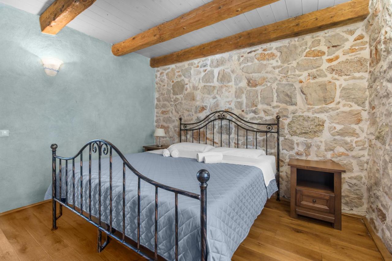 Antonci  Villa Antonci-18, Pool, 3 Houses, Jacuzzi, Private Territory מראה חיצוני תמונה