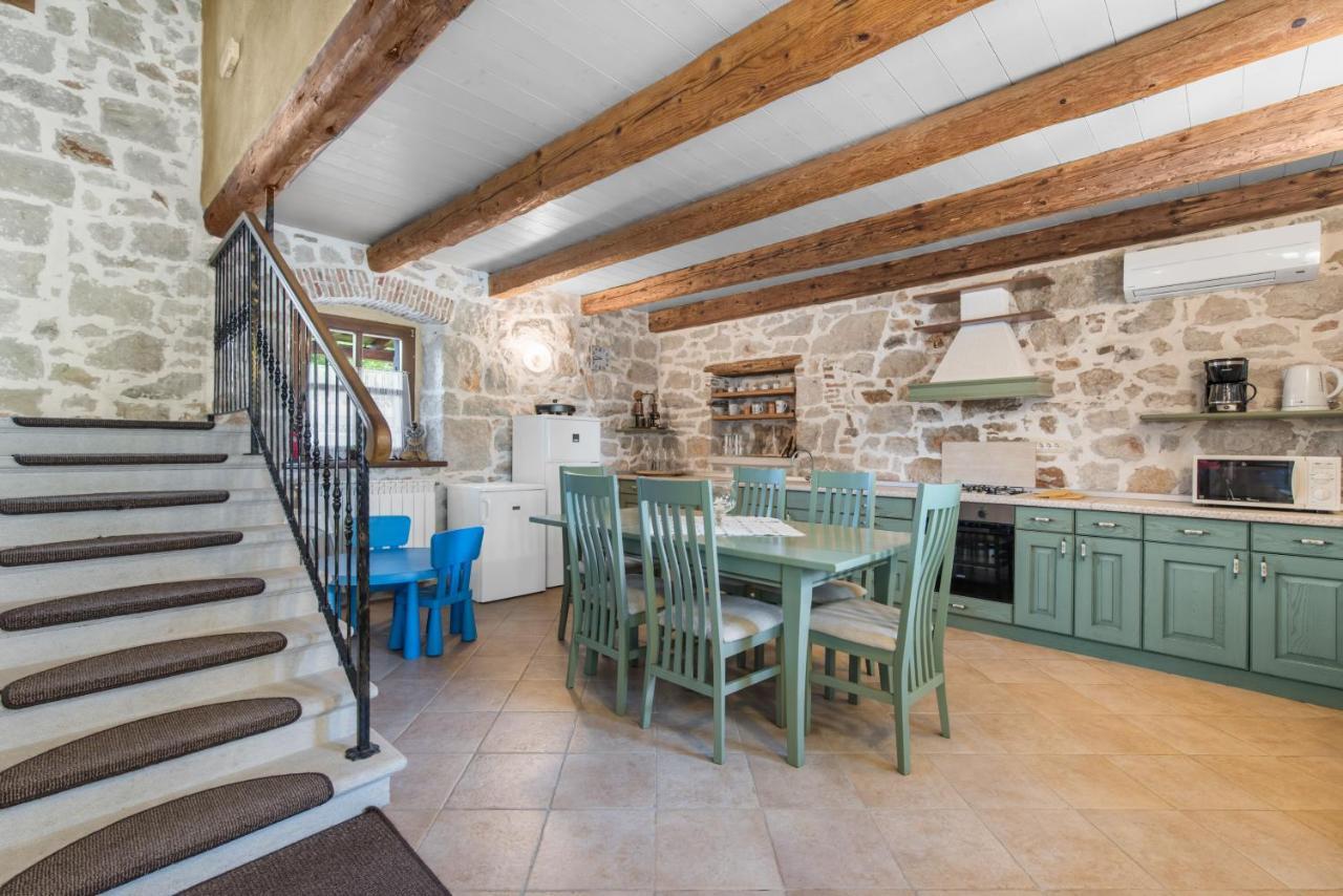 Antonci  Villa Antonci-18, Pool, 3 Houses, Jacuzzi, Private Territory מראה חיצוני תמונה