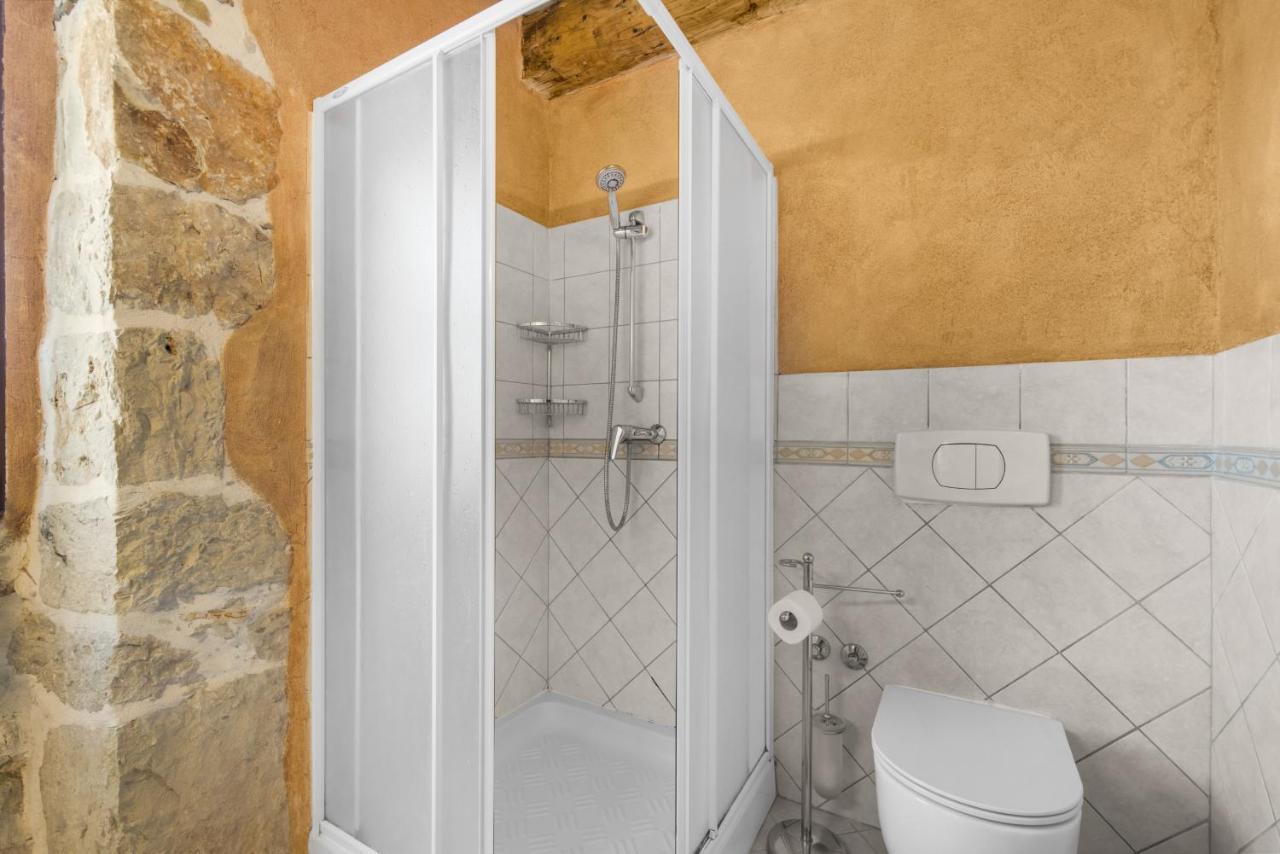 Antonci  Villa Antonci-18, Pool, 3 Houses, Jacuzzi, Private Territory מראה חיצוני תמונה