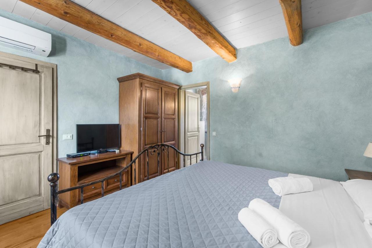 Antonci  Villa Antonci-18, Pool, 3 Houses, Jacuzzi, Private Territory מראה חיצוני תמונה