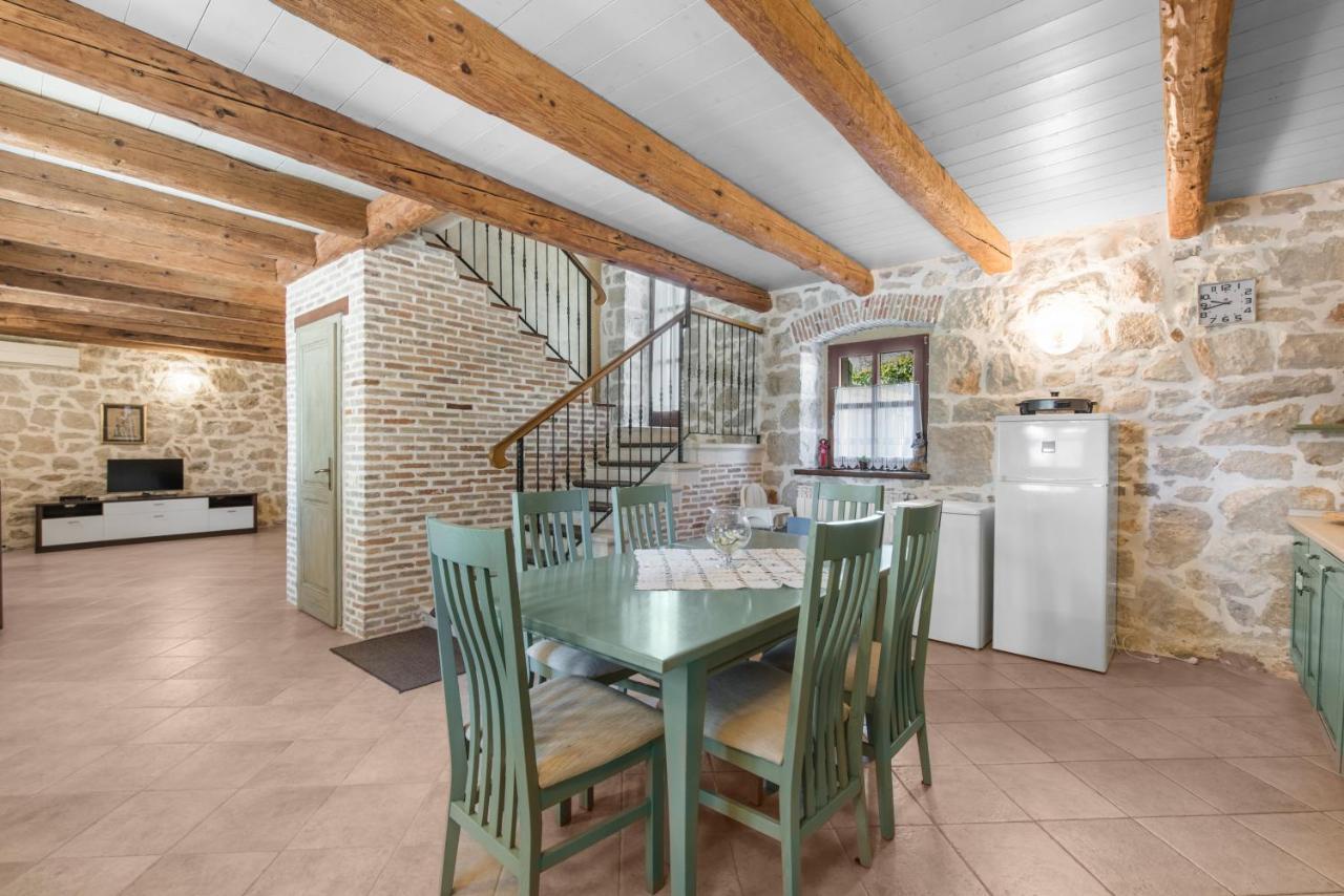 Antonci  Villa Antonci-18, Pool, 3 Houses, Jacuzzi, Private Territory מראה חיצוני תמונה