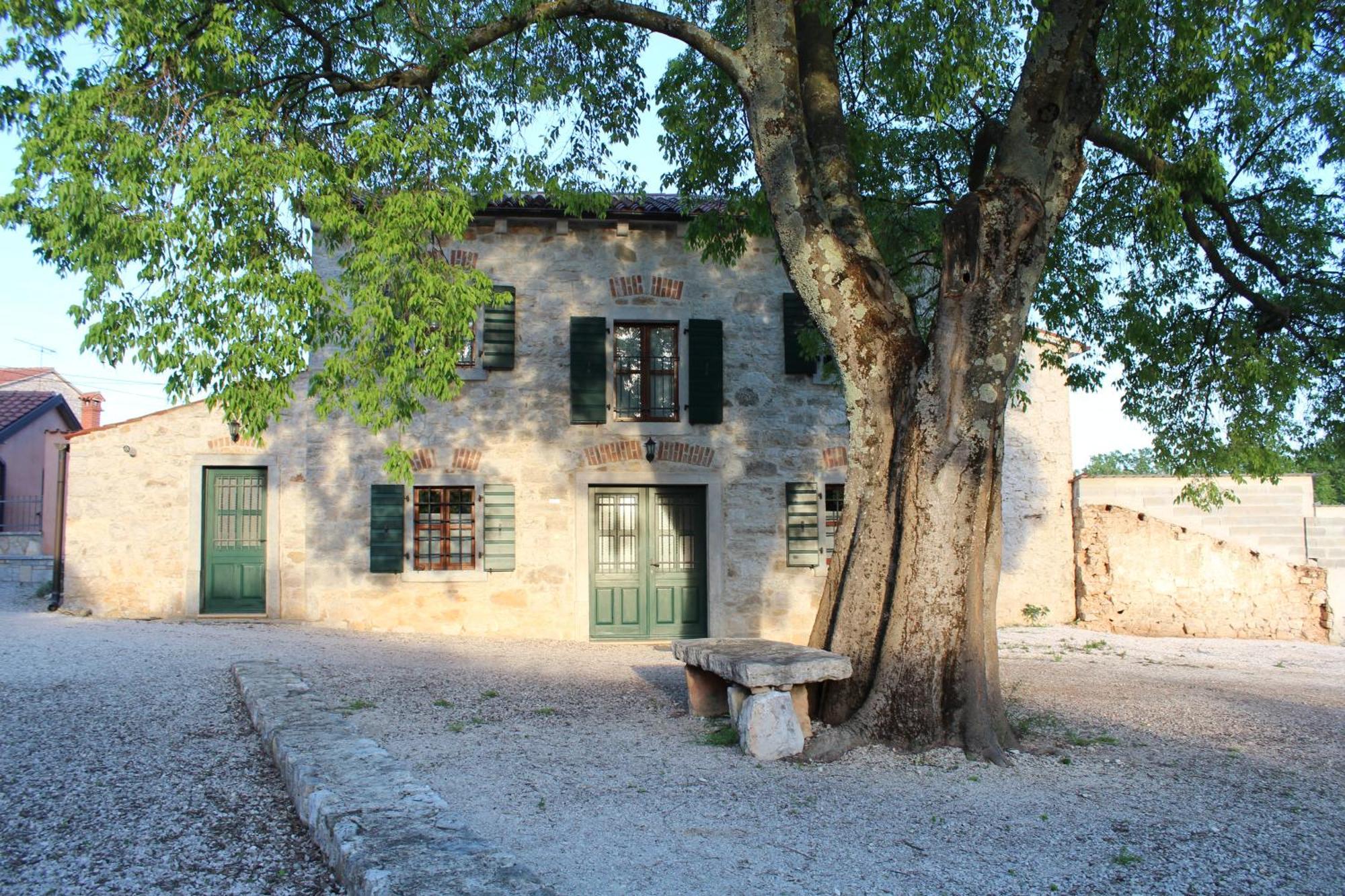Antonci  Villa Antonci-18, Pool, 3 Houses, Jacuzzi, Private Territory מראה חיצוני תמונה